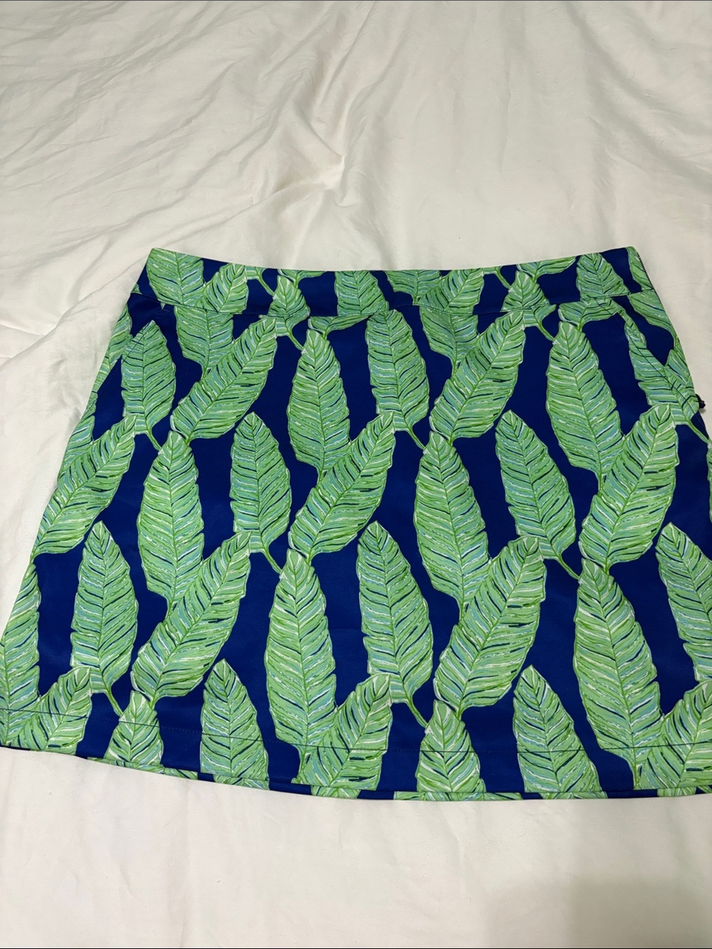 Vineyard Vines Navy Blue Mini Skort with Green Leaf Print